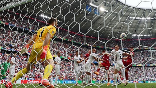 KY开云官网体育下载-【欧洲杯】约维奇压哨绝平，塞尔维亚1-1斯洛文尼亚