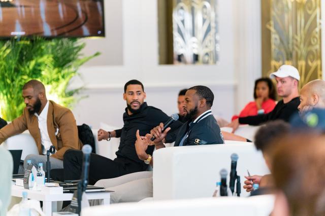 KY开云官网体育下载-专家展望2023休赛期（上）：勇士夺冠窗口为“钱”所困