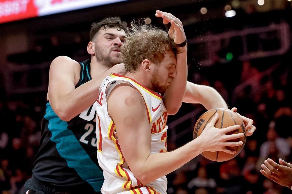 KY开云官网体育下载-杨瀚森0+1+1！开拓者狂输老鹰34分 库明加20+7加盟全胜