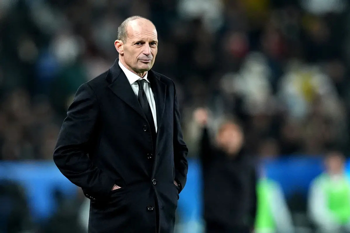 KY开云官网体育下载-一剑封喉却先戳自己人!米兰头牌怒推主帅,8分差距引爆内讧危机|AC米兰|莱奥|阿莱格里|拉斐尔-达-席尔瓦|塞巴斯蒂安-阿莱_新浪体育_新浪新闻